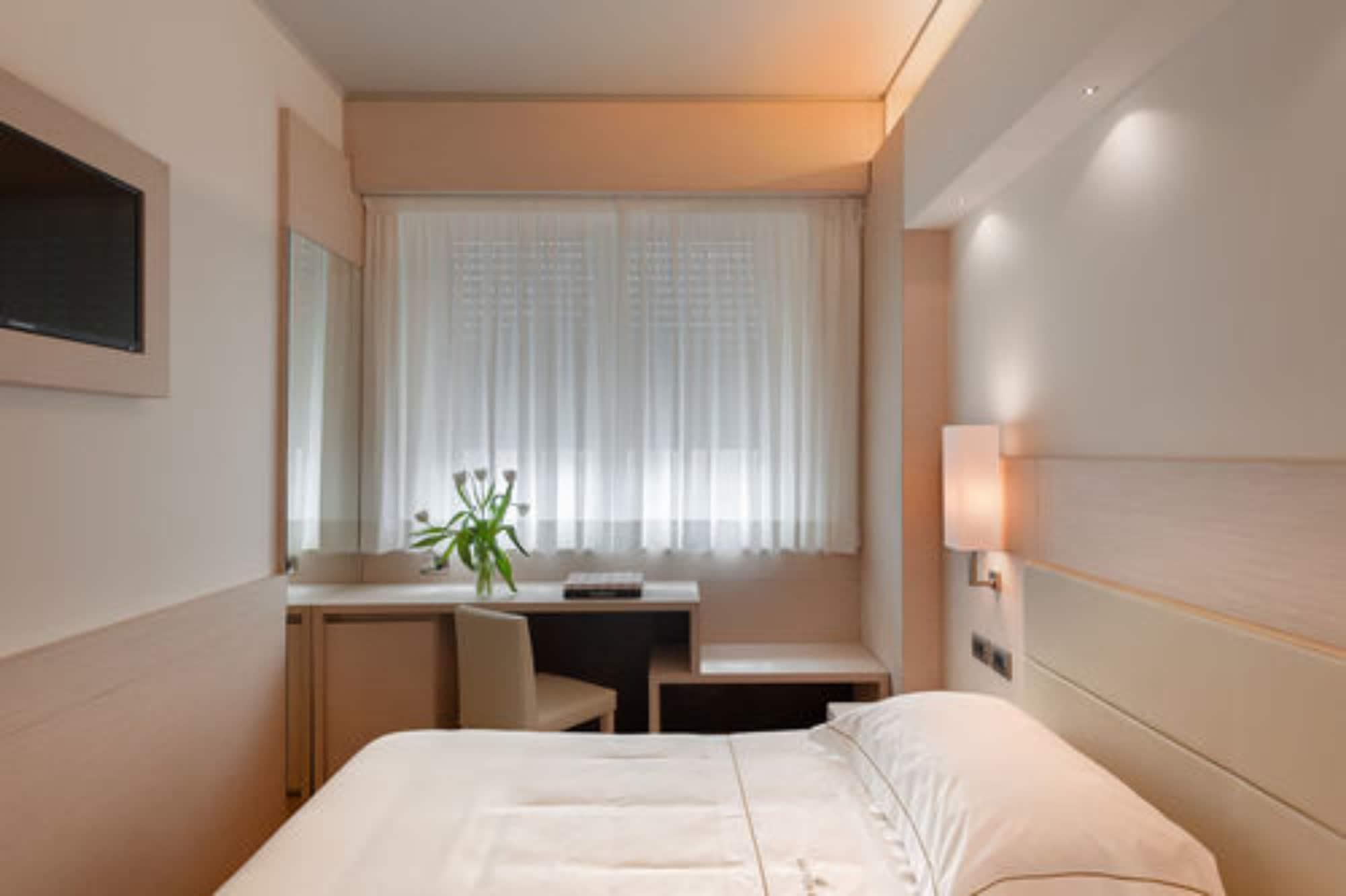 Ariston 4* Milaan